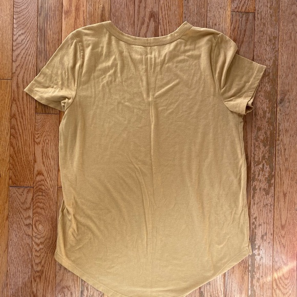 yellow basic tshirt! - Picture 4 of 5